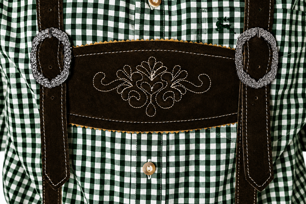 Lederhosenset Jupp met groen hemd en sokken